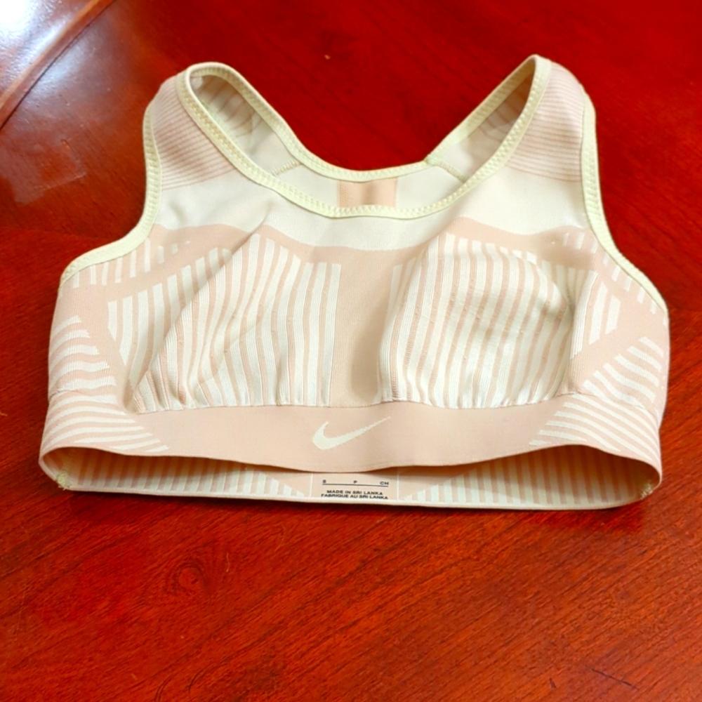 Nike FE/NOM Flyknit Women’s High-Support Non-Padded Sports Bra Size SP